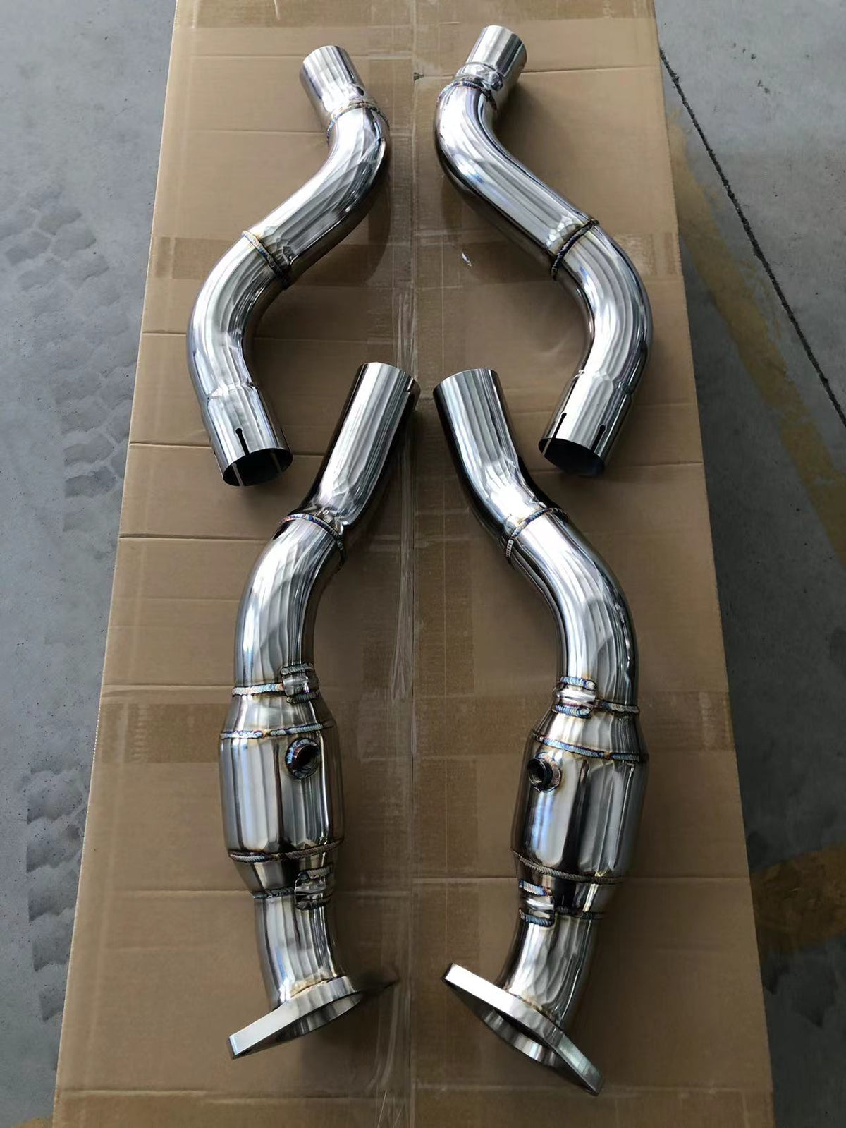 Dodge Challenger SRT 6,2L – downpipes med racekatalysatorer